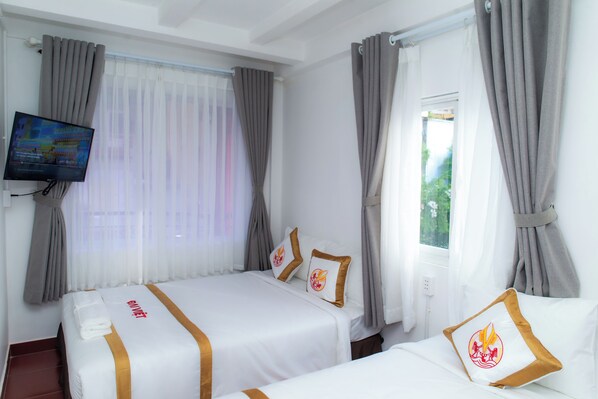 Deluxe Triple Room, Annex Building | Room amenity
