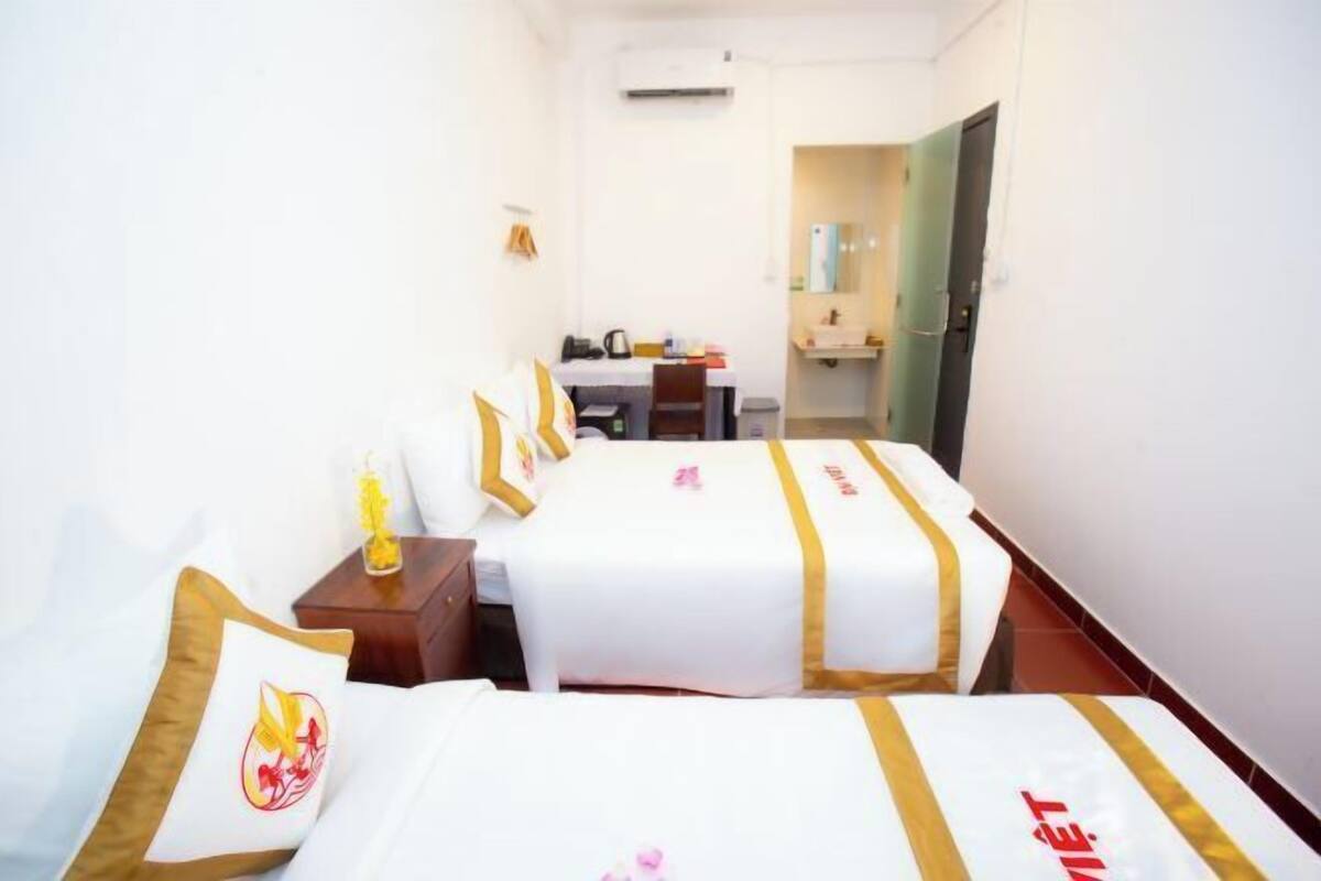 1 bedroom, premium bedding, minibar, desk
