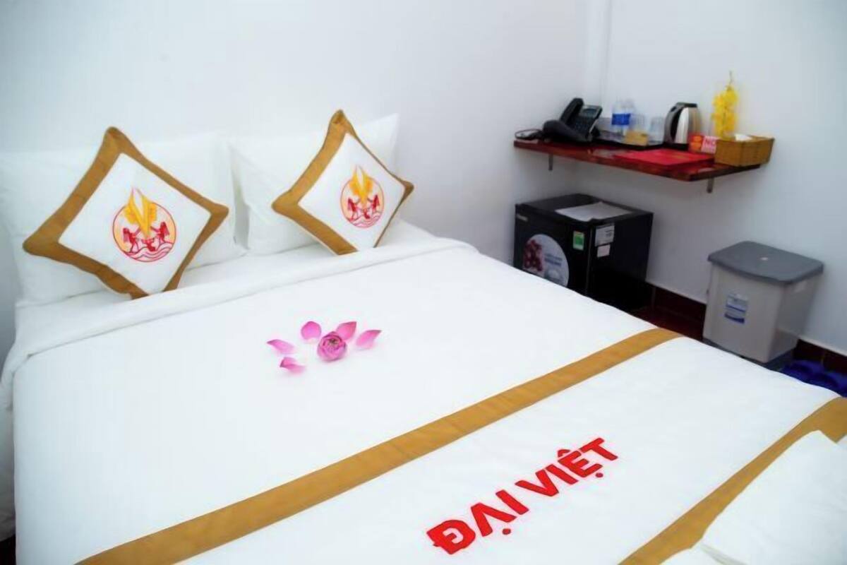 1 bedroom, premium bedding, minibar, desk