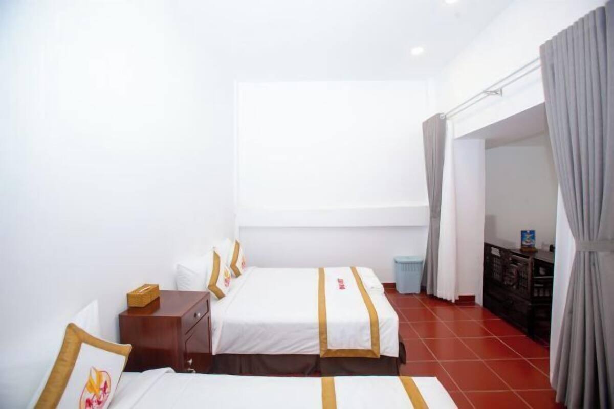 1 bedroom, premium bedding, minibar, desk