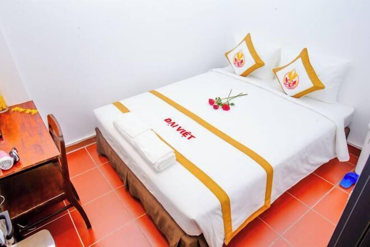1 bedroom, premium bedding, minibar, desk