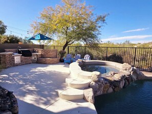 Terrace/patio - Gorgeous 4BR Home w/Heated Pool & Spectacular Mountain Views (Marana)