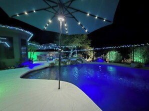 A heated pool - Gorgeous 4BR Home w/Heated Pool & Mtn Views (Marana)