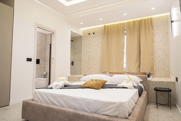 Suite monolocale di lusso con vista sulle montagne e balcone (Fuoco 1) | 義大利 Frette 床單、高級寢具、羽絨被��、Tempur-Pedic 床墊