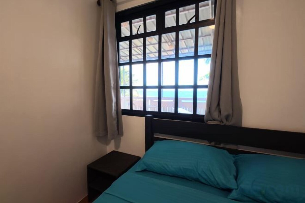 Desk, laptop workspace, free WiFi, bed sheets