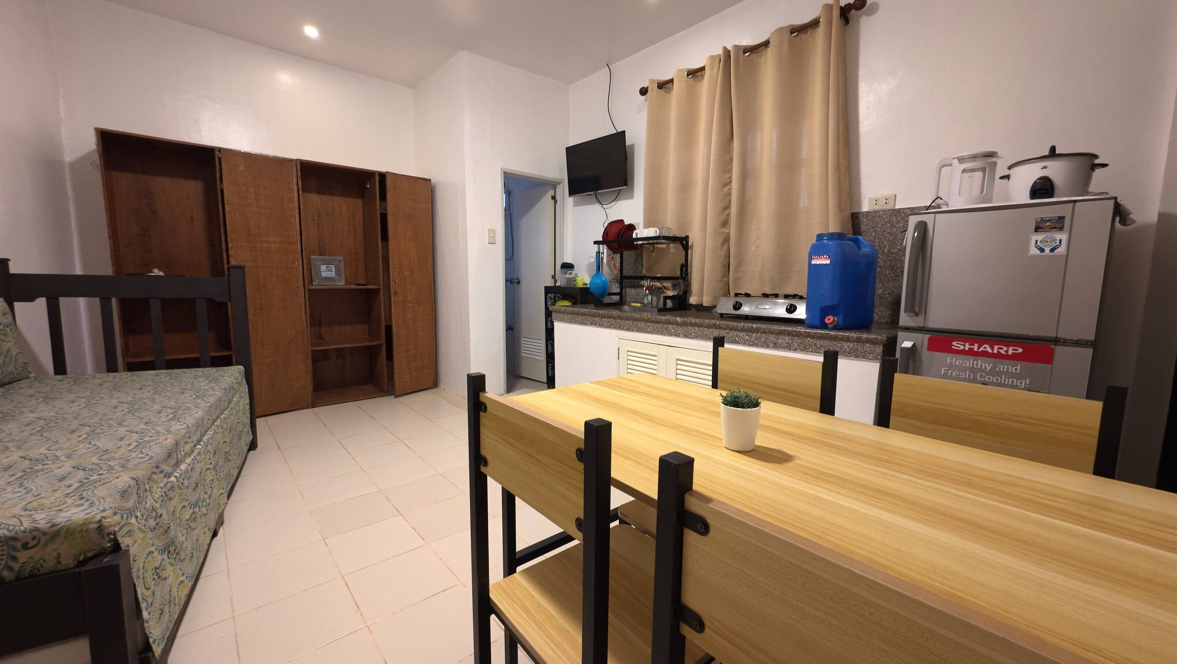 Deluxe Room, Kitchen | Private kitchen