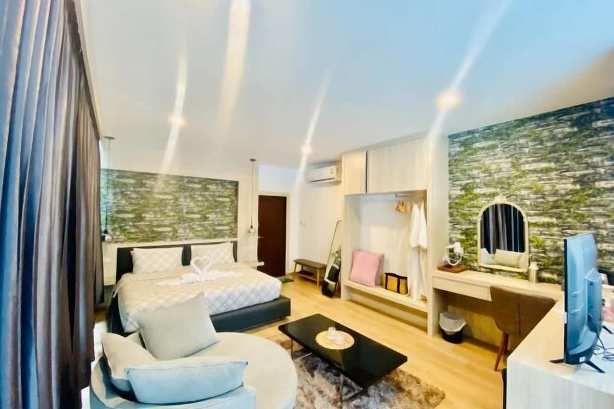 1 bedroom, desk, free WiFi