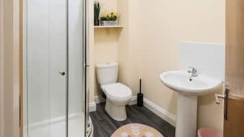 Shower, free toiletries, hair dryer, towels