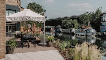 Petit déjeuner continental servi tous les jours en supplément