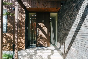 Entrada al alojamiento