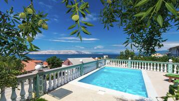 Apartment | Pool | Outdoor pool