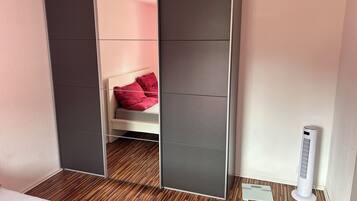 1 habitación, wifi y ropa de cama