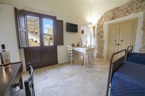 Family Apartment, Multiple Bedrooms (San Giorgio Boutique Apt2 With Airco) | Private kitchen | Fridge, microwave, stovetop, dishwasher - Corte San Giorgio Apartments with airco (Martano)
