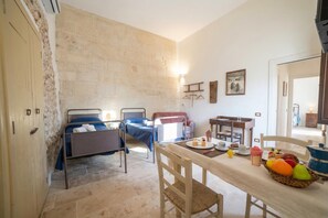 Family Apartment, Multiple Bedrooms (San Giorgio Boutique Apt2 With Airco) | 2 bedrooms, free WiFi, bed sheets - Corte San Giorgio Apartments with airco (Martano)