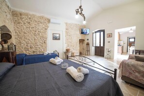Family Apartment, Multiple Bedrooms (San Giorgio Boutique Apt1 With Airco) | 2 bedrooms, free WiFi, bed sheets - Corte San Giorgio Apartments with airco (Martano)