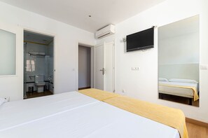 6 bedrooms, in-room safe, iron/ironing board, travel crib - YourHouse Villa Magdalena (Cala Ratjada)