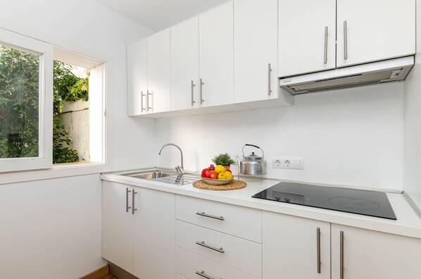 Fridge, microwave, oven, coffee/tea maker - YourHouse Villa Magdalena (Cala Ratjada)