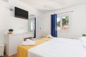6 bedrooms, in-room safe, iron/ironing board, travel crib - YourHouse Villa Magdalena (Cala Ratjada)