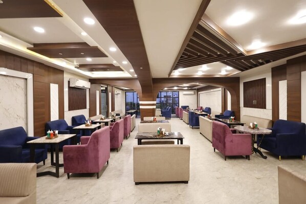 Dining - Hotel Kameshut Garden Bar and Restaurant (Varanasi)