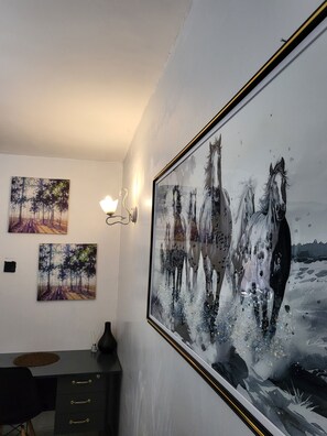 Unclassified image, 5 of 17, button