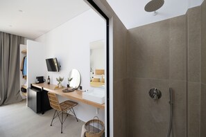 Suite, 1 King Bed, Balcony, Sea View