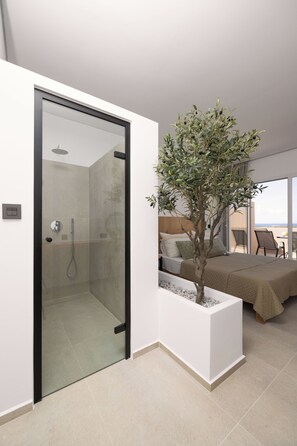 Deluxe-suite - balkon - havudsigt | 1 soveværelse, pengeskab på værelset, individuelt design