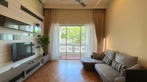 Leilighet – deluxe, 1 soverom, bassengutsikt | Oppholdsområde