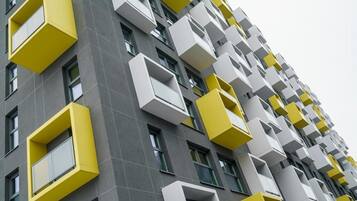 Vista frontal de la propiedad