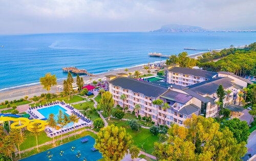 Senza Sunset Beach Hotel