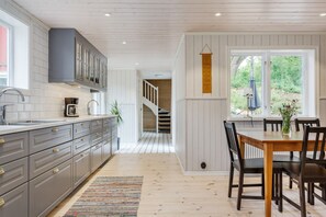 Réfrigérateur, micro-ondes, four, lave-vaisselle