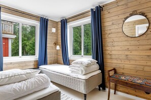 6 soverom, strykejern/-brett og wi-fi (inkludert)