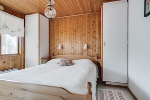 1 slaapkamer, een strijkplank/strijkijzer, gratis wifi