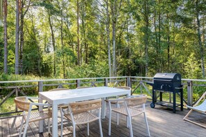 Outdoor dining - Nice cottage privately in Rasjö, Månsarp | SE07002 (Månsarp)