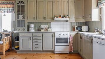 Réfrigérateur, micro-ondes, four, lave-vaisselle