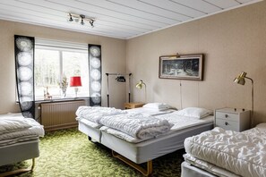 4 slaapkamers, een strijkplank/strijkijzer, gratis wifi