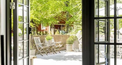 Cosy cottage close to the lake Bolmen, Småland | SE07004
