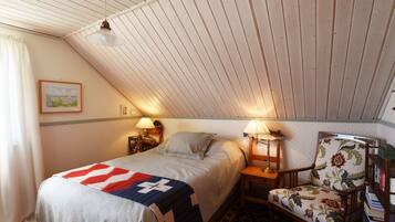 2 bedrooms, iron/ironing board, free WiFi