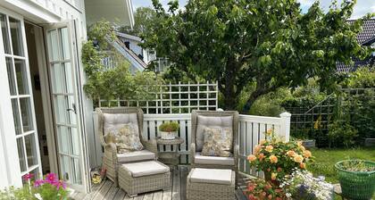 Nice and comfortable villa on the historic Näset in Gothenburg's archipelago | SE08031