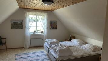 1 bedroom, iron/ironing board, free WiFi