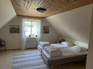 1 bedroom, iron/ironing board, free WiFi