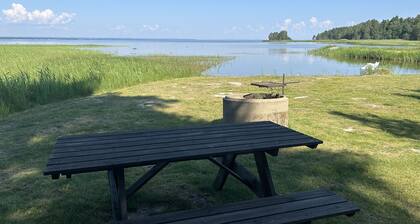 Cozy and rural holiday accommodation 150 meters from Lake Vänern | SE17003