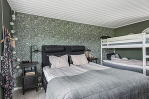 1 bedroom, iron/ironing board, free WiFi
