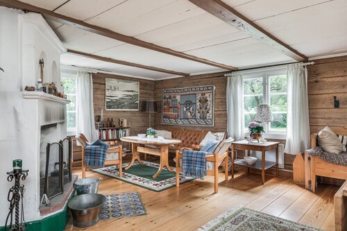 Cozy cottage with proximity to lake with jetty | SE05017