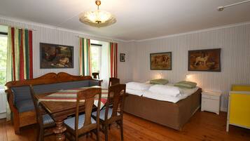 2 Schlafzimmer, BĂŒgeleisen/BĂŒgelbrett, kostenloses WLAN