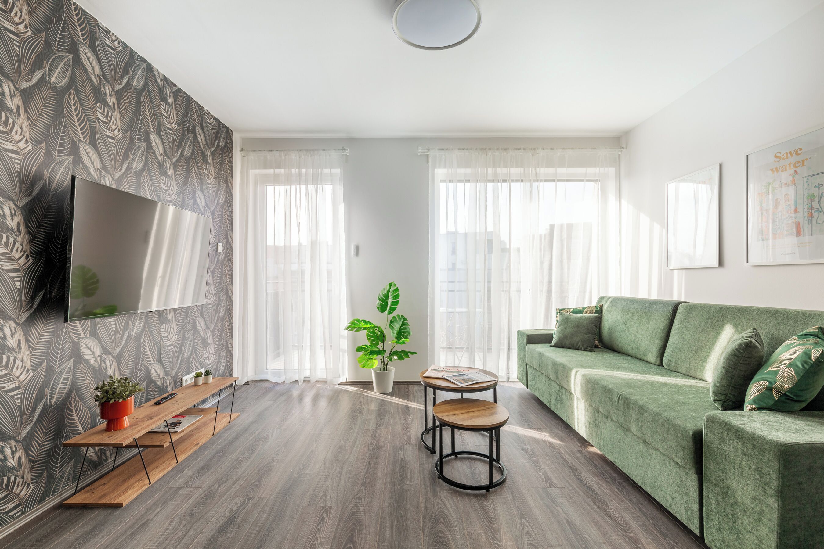 In-room safe, desk, laptop workspace, soundproofing