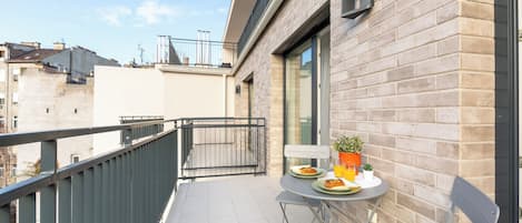 Apartamento Deluxe, 2 habitaciones, balcón | Terraza o patio