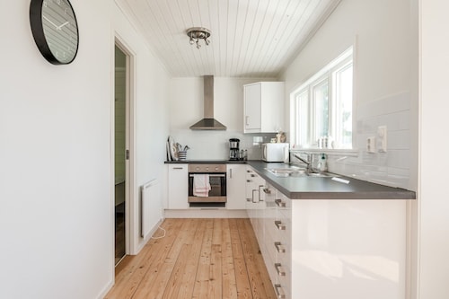 Nice cottage with a panoramic view of Lake Ylen | SE07025