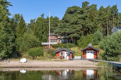Staynordic | Archipelago house with private beach and jetty | SE13001