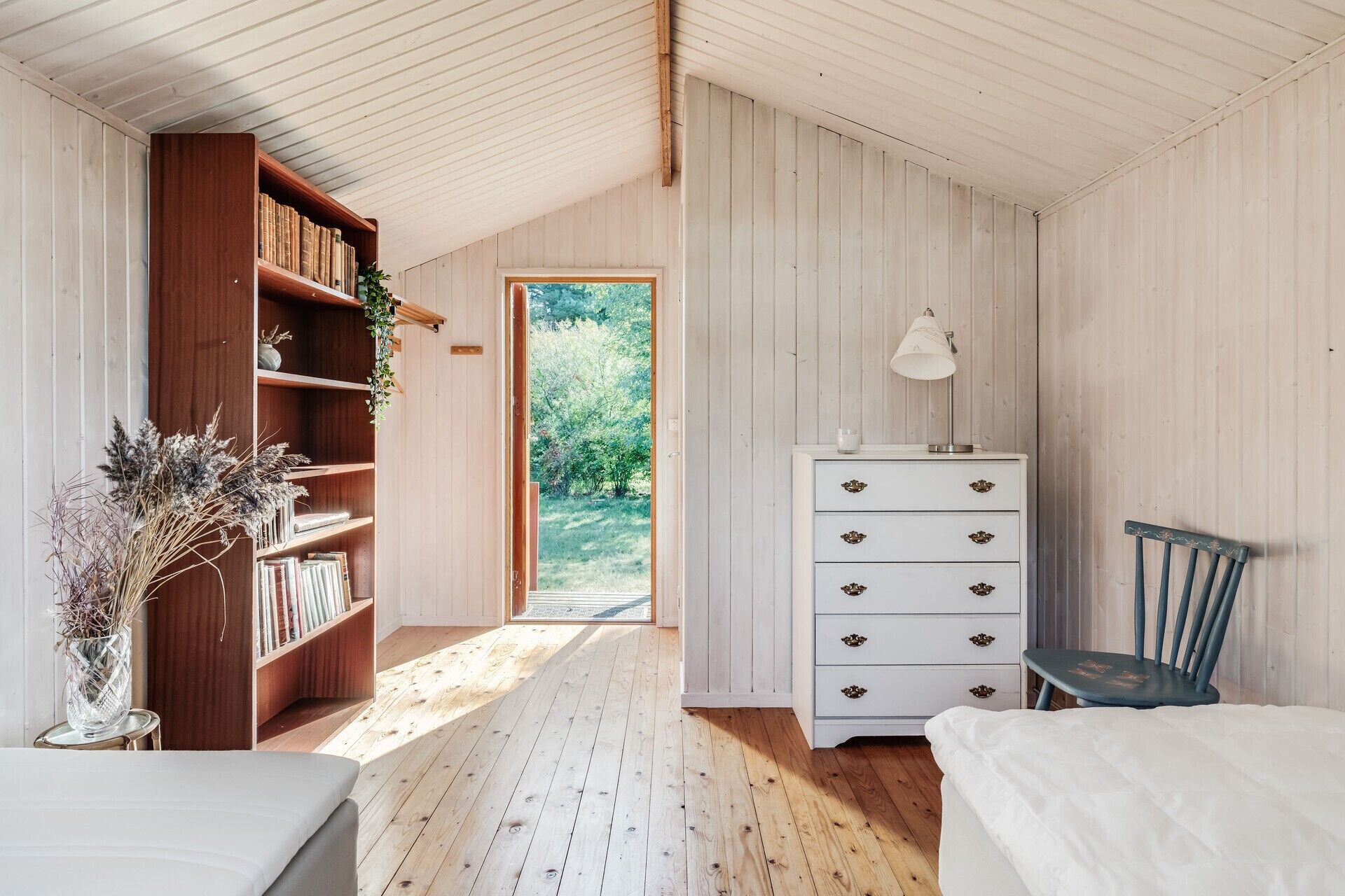 2 bedrooms, iron/ironing board