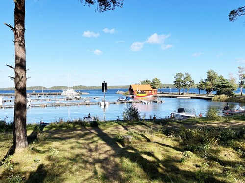 Cozy cottage on Oknö near swimming and nature | SE05013